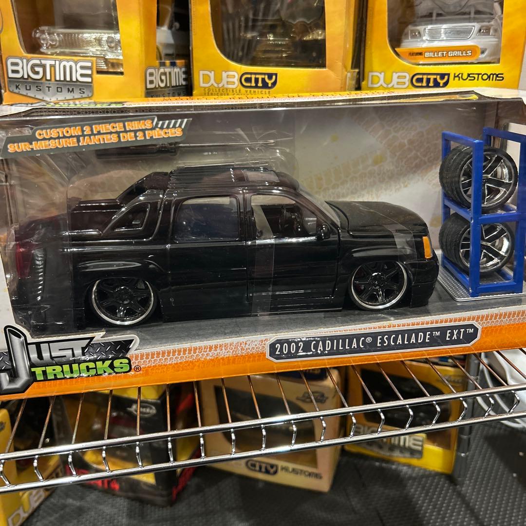 2002 Cadillac Escalade EXT ミニカー