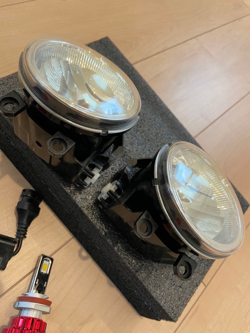 ランクルプラド150後期 VELENO フォグユニット　レンズ　おまけバルブ付き