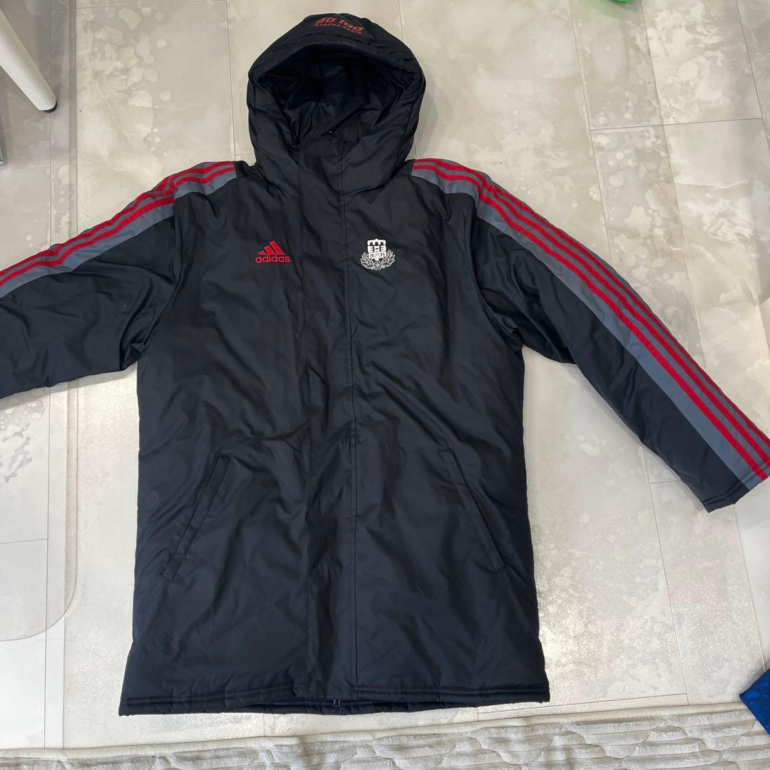 adidas サッカー ベンチコート 黒/赤
