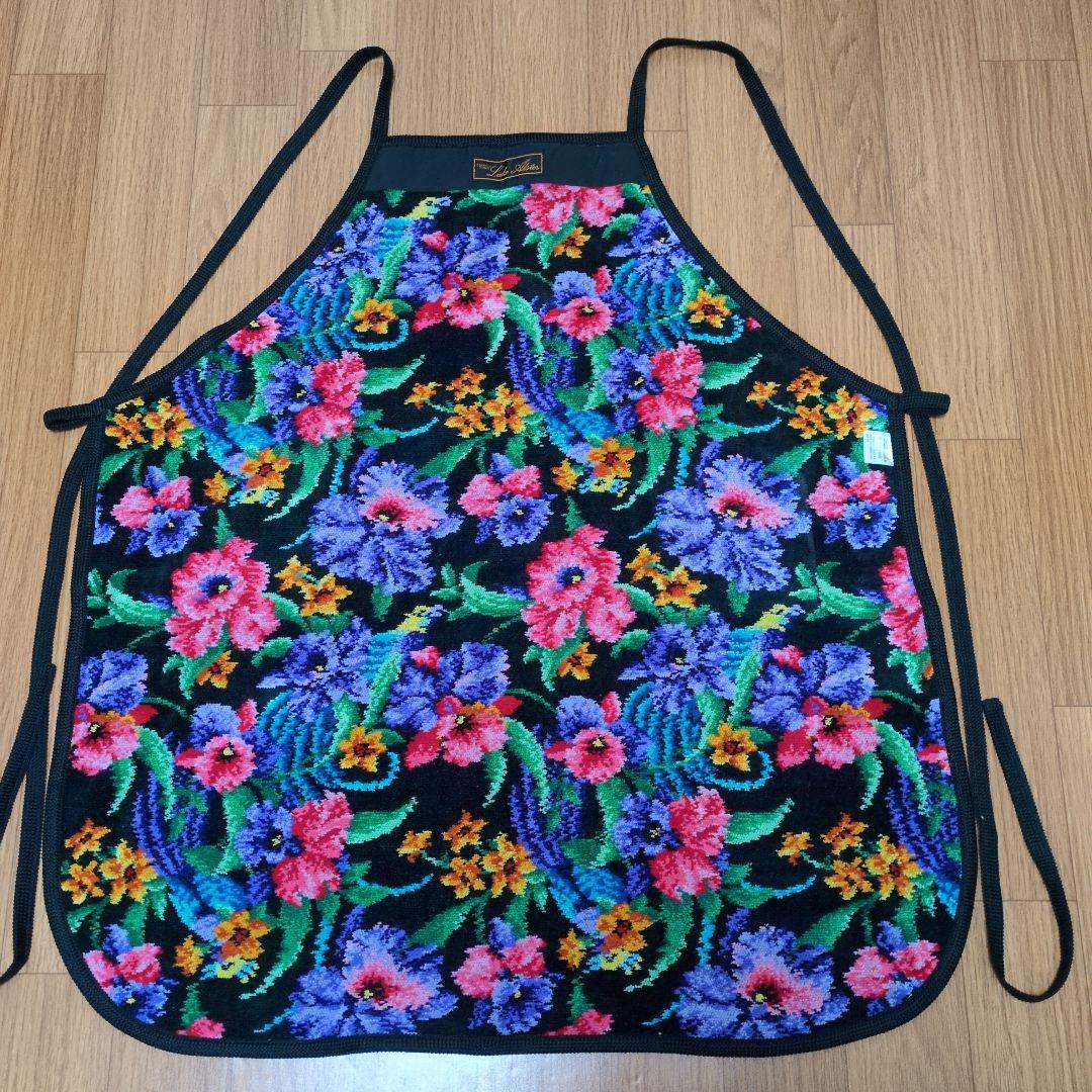 【新品未使用】Lake Alster レイクアルスター エプロン　黒地×花柄