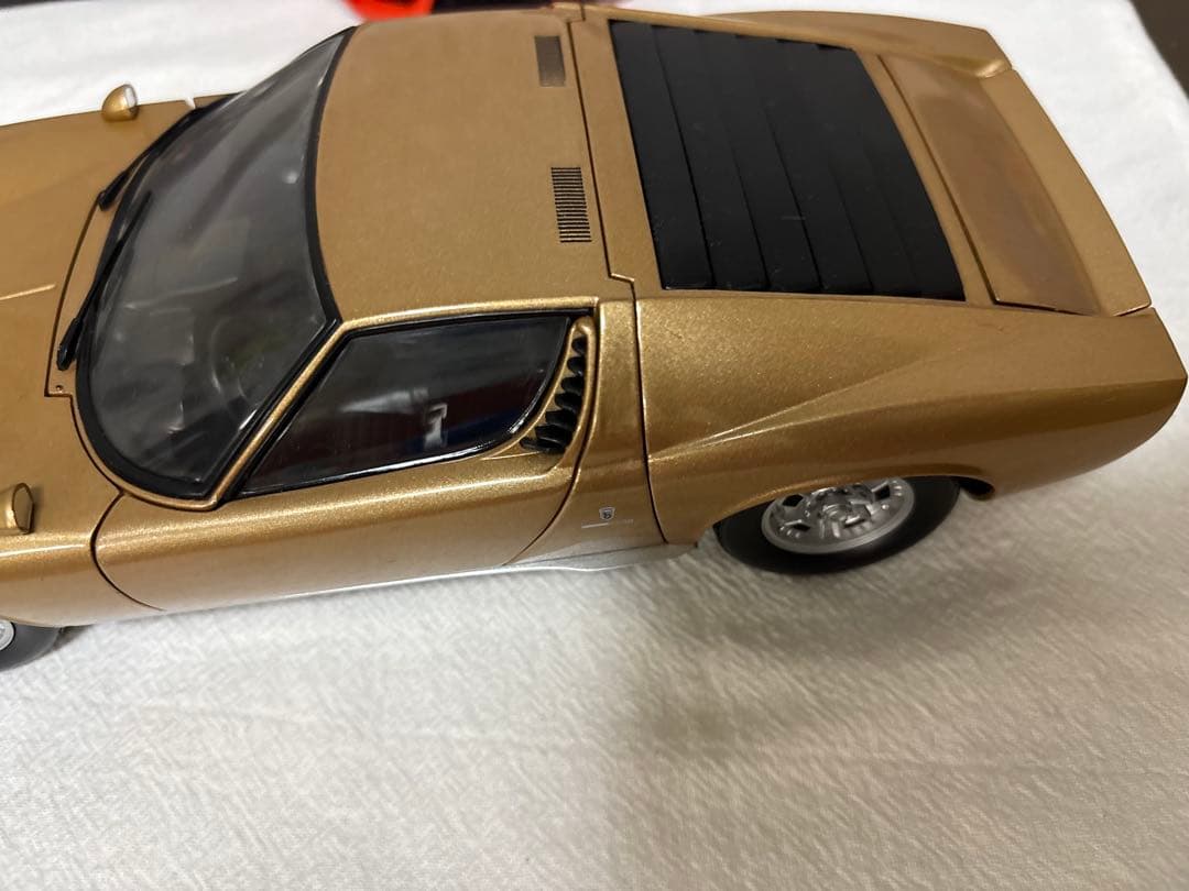 「1/18スケール ランボルギーニ ミウラ P400