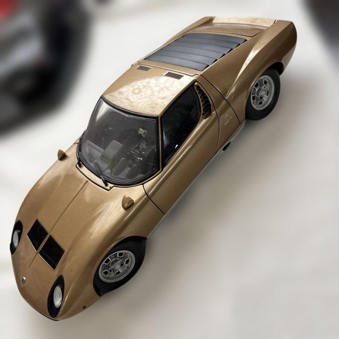 「1/18スケール ランボルギーニ ミウラ P400