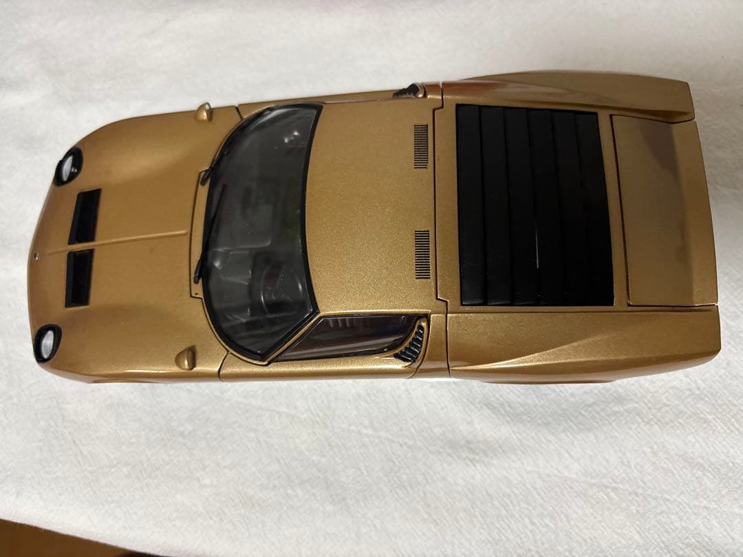 「1/18スケール ランボルギーニ ミウラ P400