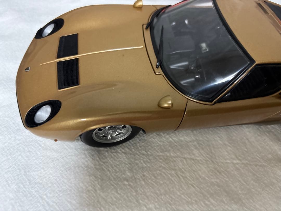 「1/18スケール ランボルギーニ ミウラ P400