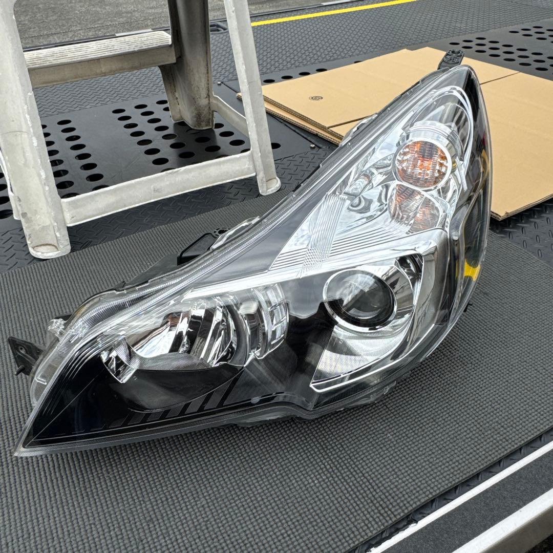 スバル　レガシィ　B4 DBA-BMM ヘッドライトヘッドランプ左右セット中古品