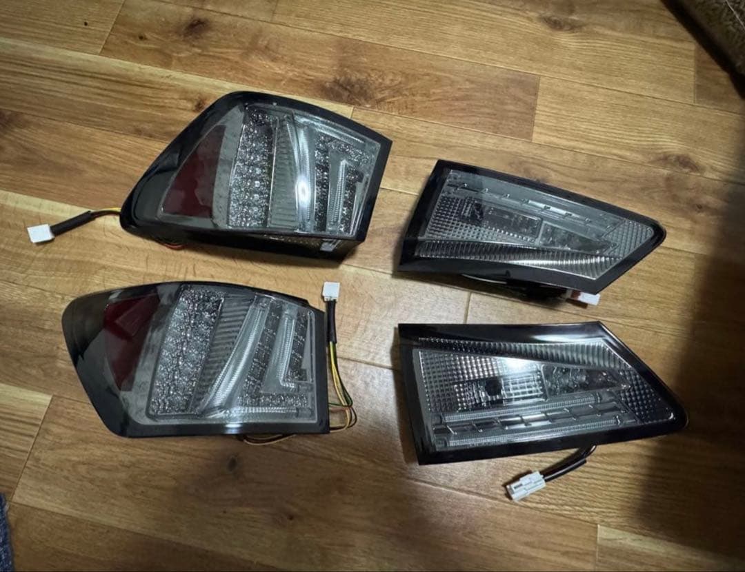 T*o様 LEXUS レクサス IS250 GSE20 GSE25 テールライト