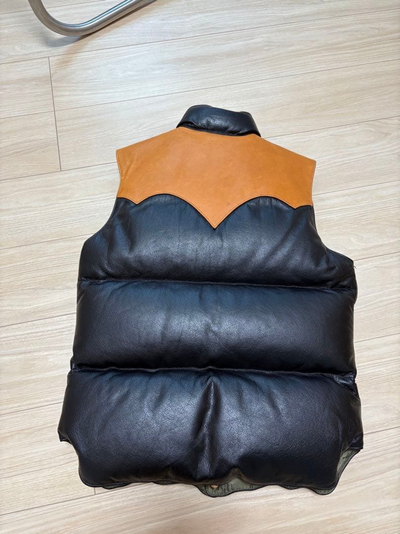 美品レインボーカントリーオールレザーダウンベストmサイズ