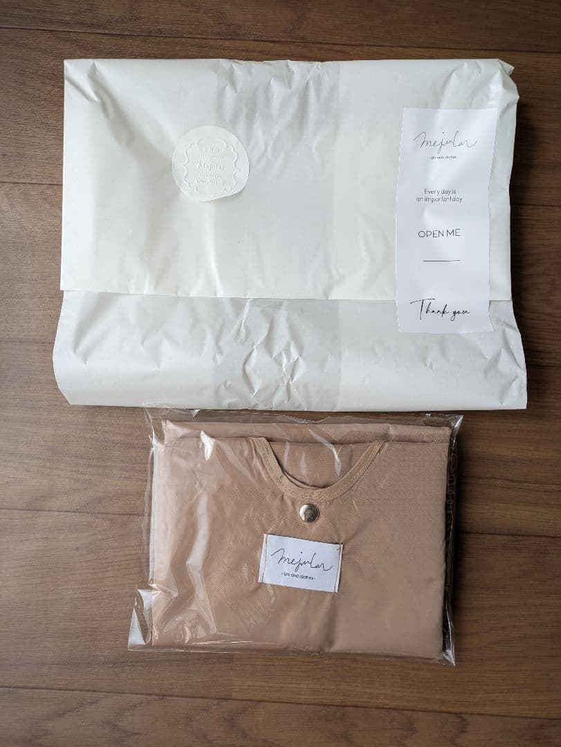 新品　未開封　Mejular originalエプロン ベージュ1　エコバッグ付