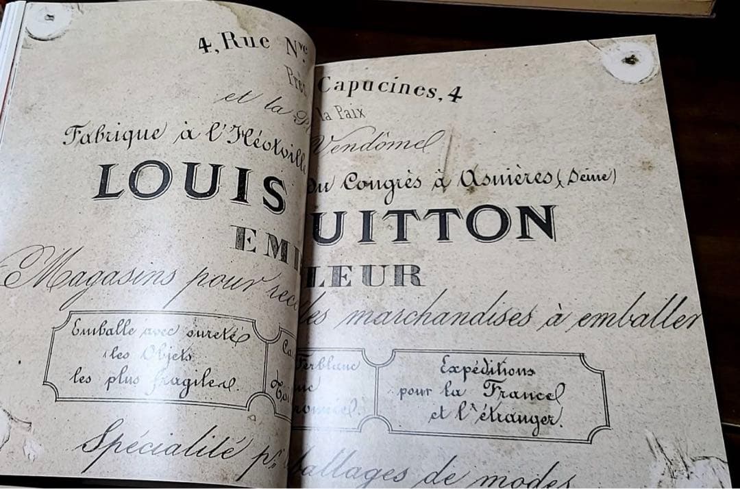 LOUIS VUITTON 華麗なる歴史　本