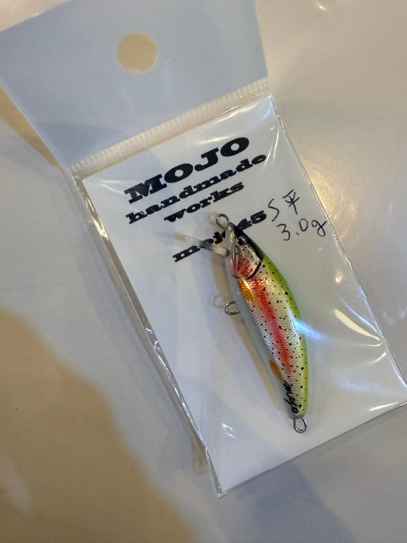 MOJO ハンドメイドワークス　ミノーバルサ　S平　3g 虹鱒カラー新品