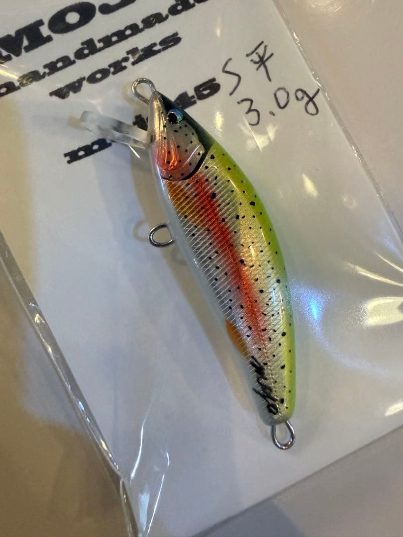MOJO ハンドメイドワークス　ミノーバルサ　S平　3g 虹鱒カラー新品