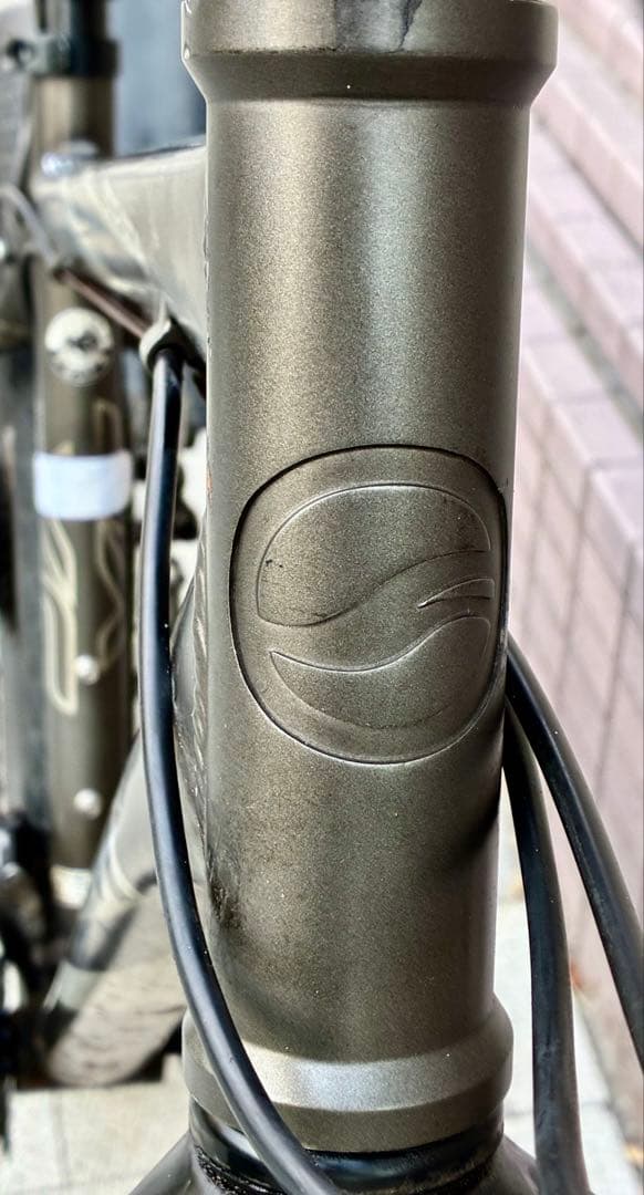 GIANT. STRATAマウンテンバイク　18 24段東京　自転車