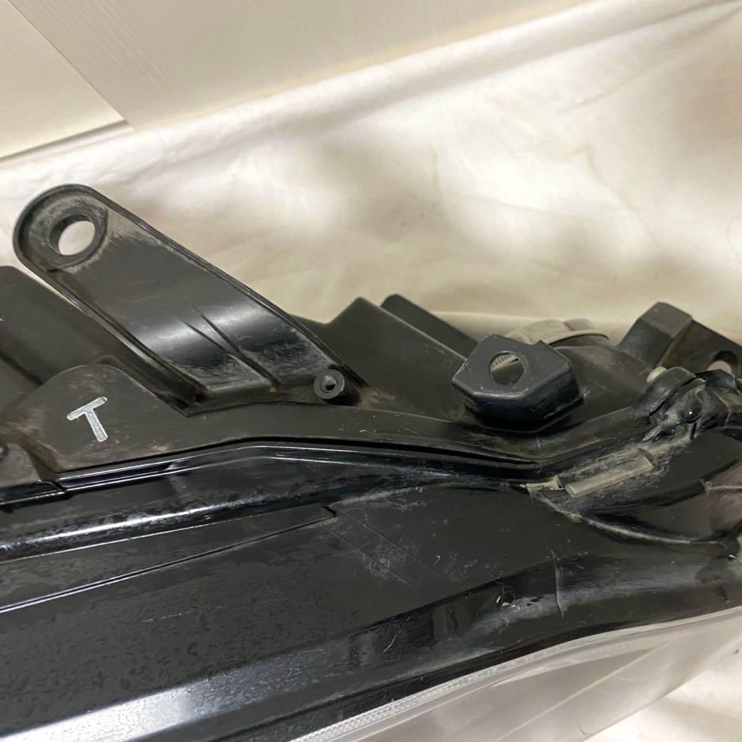 220系クラウン　右ヘッドライト　KOITO30-452 中古