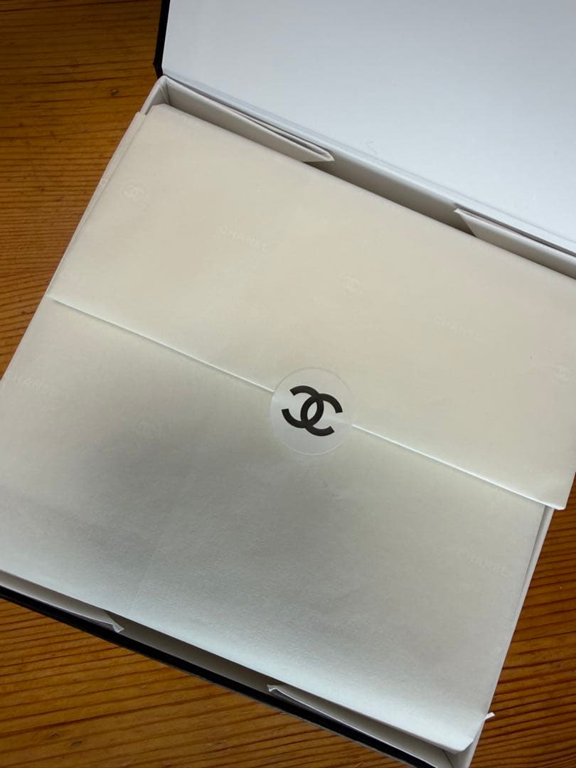 CHANELサブリマージュレクストレユイルレーヴル　リップトリートメントBOX付
