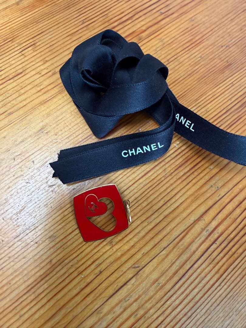 CHANELサブリマージュレクストレユイルレーヴル　リップトリートメントBOX付