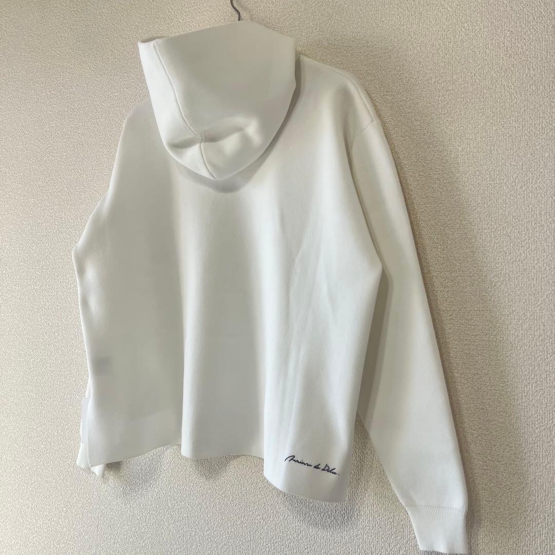 【新品】maison de Dolce. ニットパーカー　ホワイト　ロゴ刺繍
