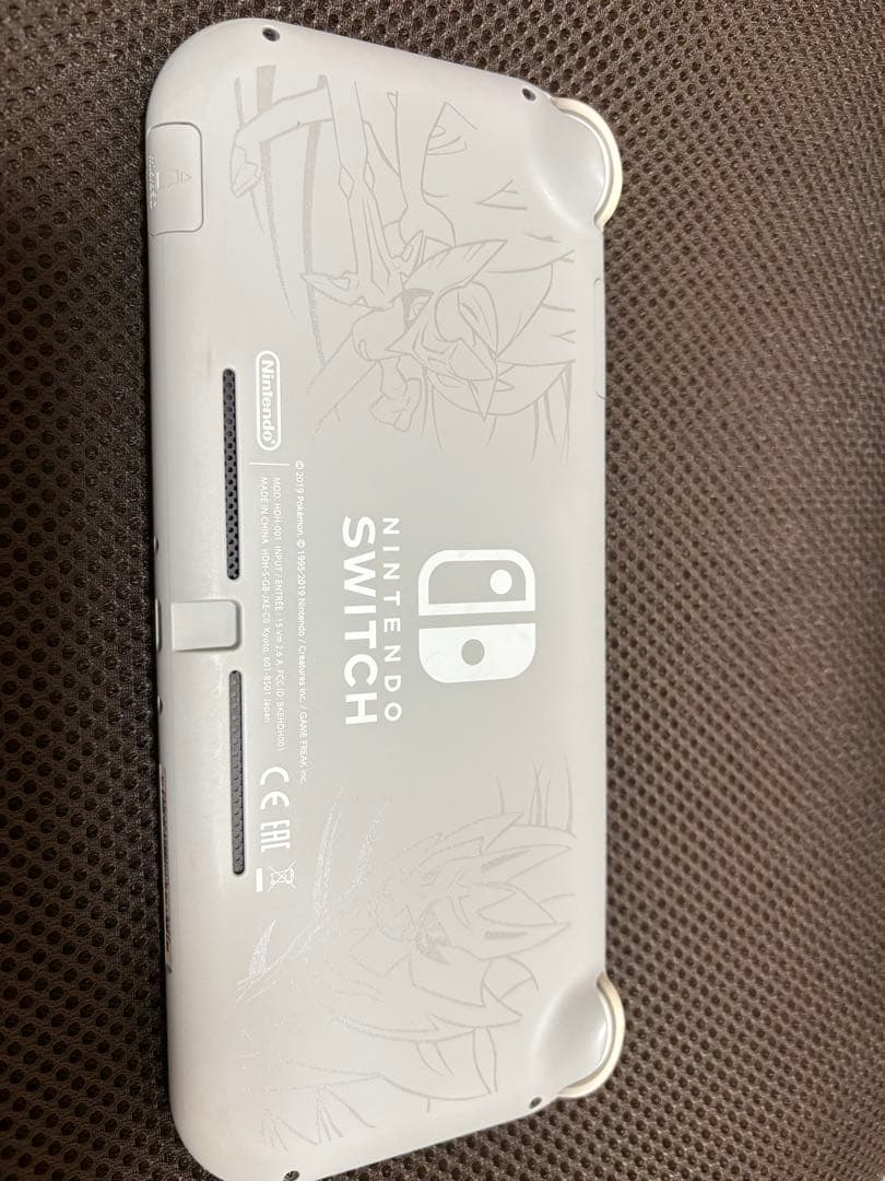 Nintendo Switch Lite ポケモンデザイン