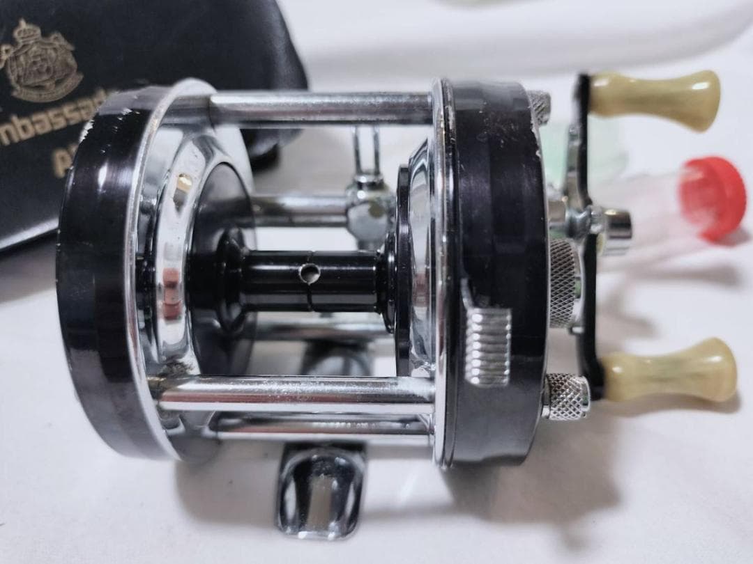 アブガルシア　アンバサダー5000C　ビンテージ　リール 黒　ケース　工具　付