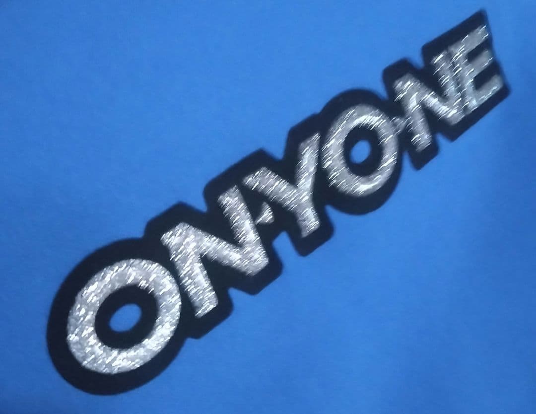 KOUさん専用　ONYONE フード付きスキーウェア 青
