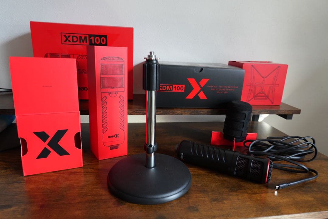 XDM 100 ダイナミックマイク 本体とスタンド(別メーカー)付き