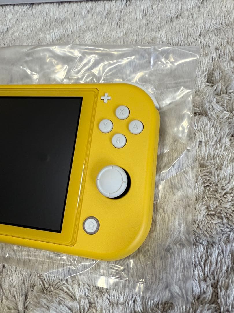 Nintendo Switch Lite イエロー本体 充電器付き 箱あり