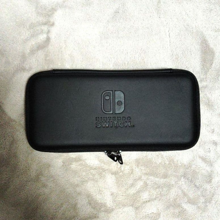 Nintendo Switch 本体とアクセサリーセット　ケース付き❣