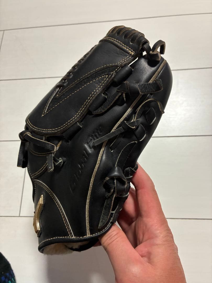 Mizuno 硬式グローブ 投手用　右投げ用 グローバルエリート
