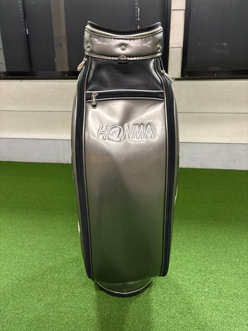 本間ゴルフツアーワールド　グレーエナメルキャディバッグ　中古美品