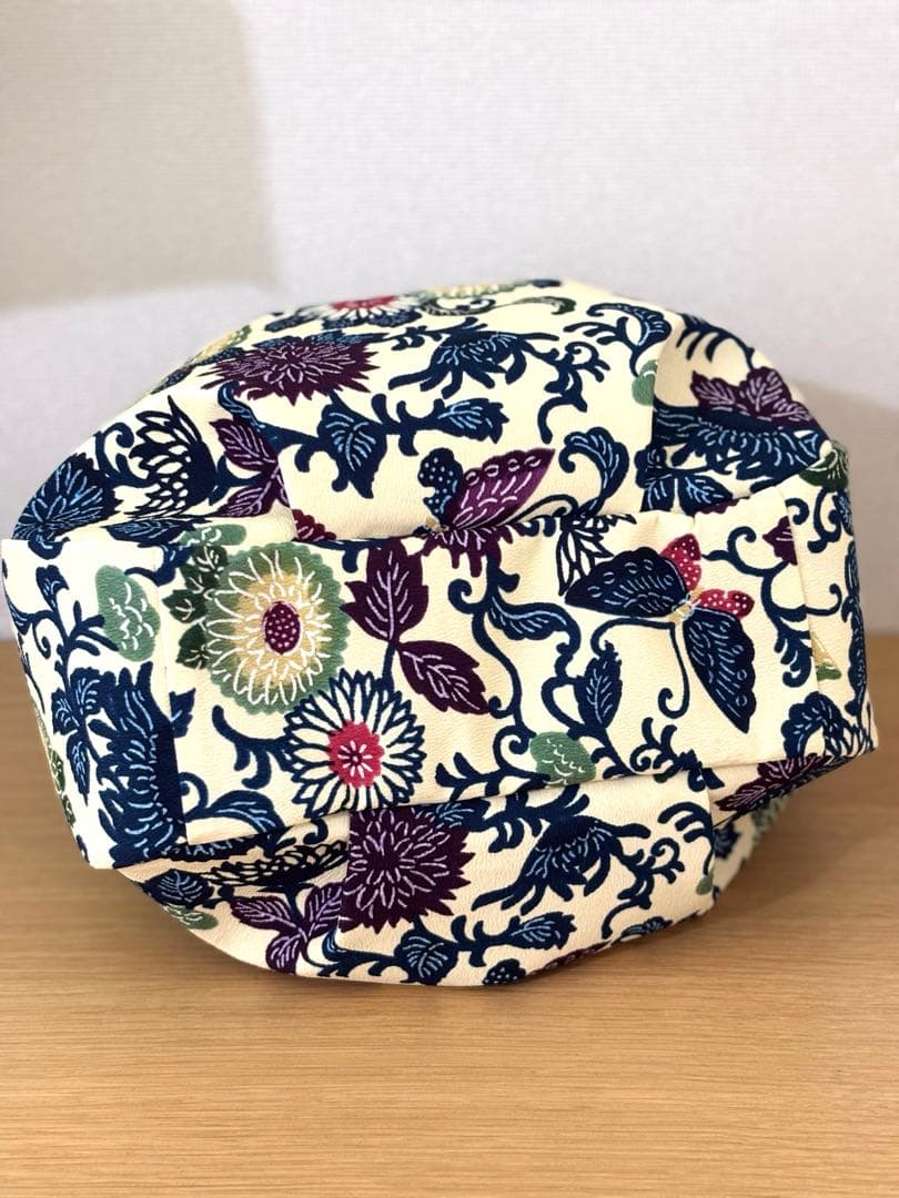 和装バック　着物バック　琉球紅型　紅型生地　菊と蝶（白)入学卒業結婚式七五三振袖