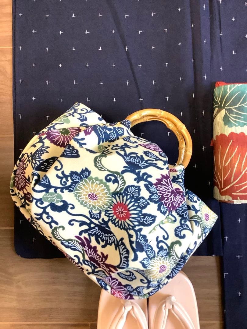 和装バック　着物バック　琉球紅型　紅型生地　菊と蝶（白)入学卒業結婚式七五三振袖