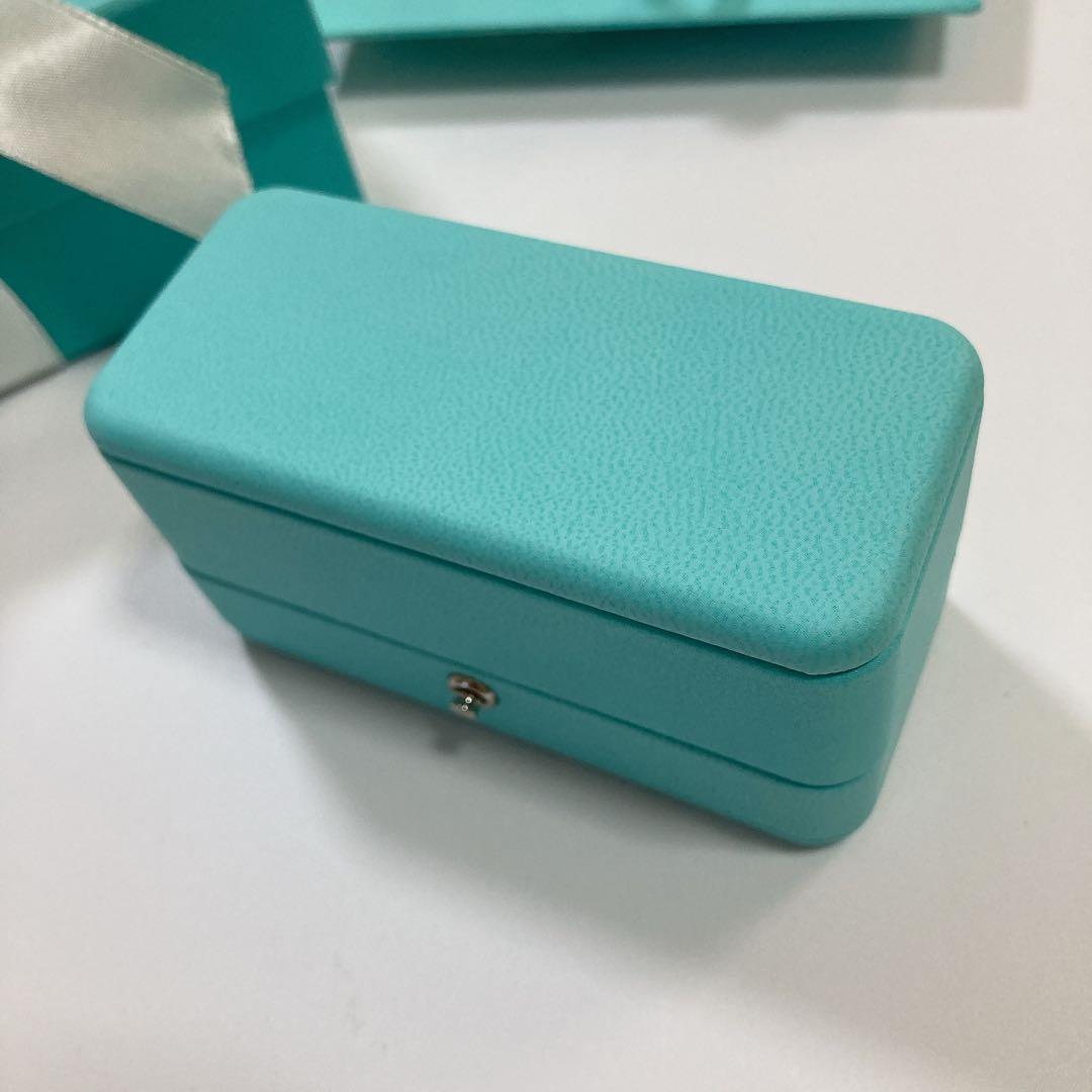 極美品　ティファニー　ピアスケース　空箱　現行品　ブルーボックス