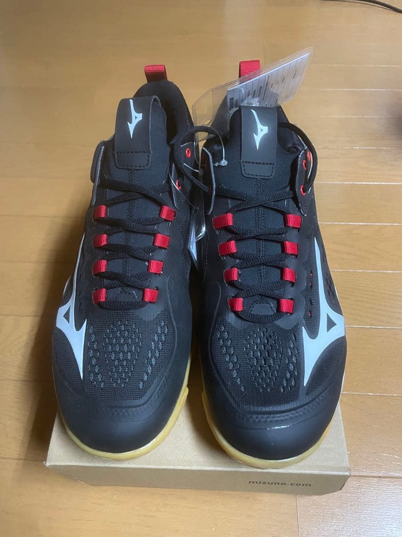 ミズノ　waveclaw neo 新品