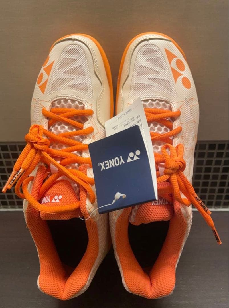 YONEX　ヨネックス　バドミントン　シューズ　オレンジ　新品　アエラス