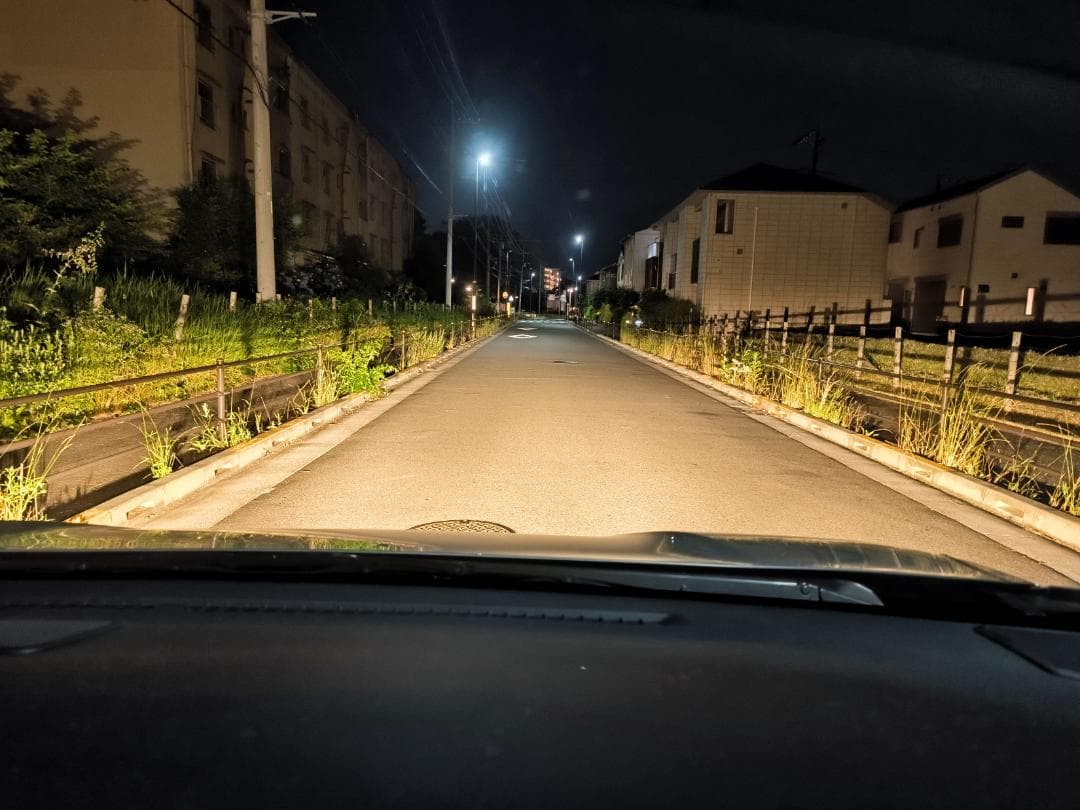 18LED　シリーズS　ハロゲン色宇宙一明るいバルブ　H11H8H16HB4