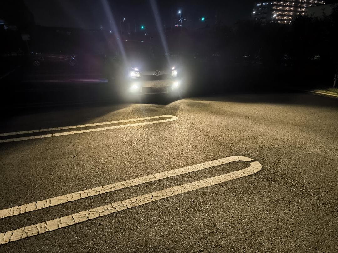 18LED　シリーズS　ハロゲン色宇宙一明るいバルブ　H11H8H16HB4