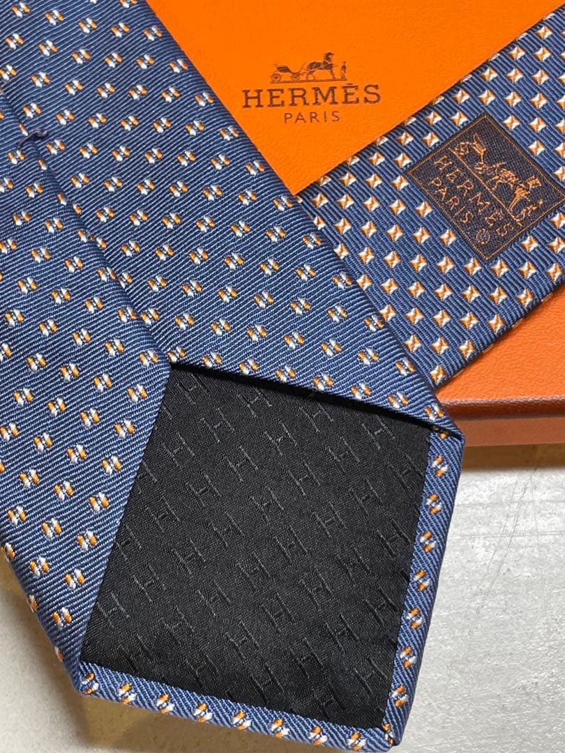 【新品未使用】HERMES ネイビー H総柄ネクタイ シルク100% 成人式向け