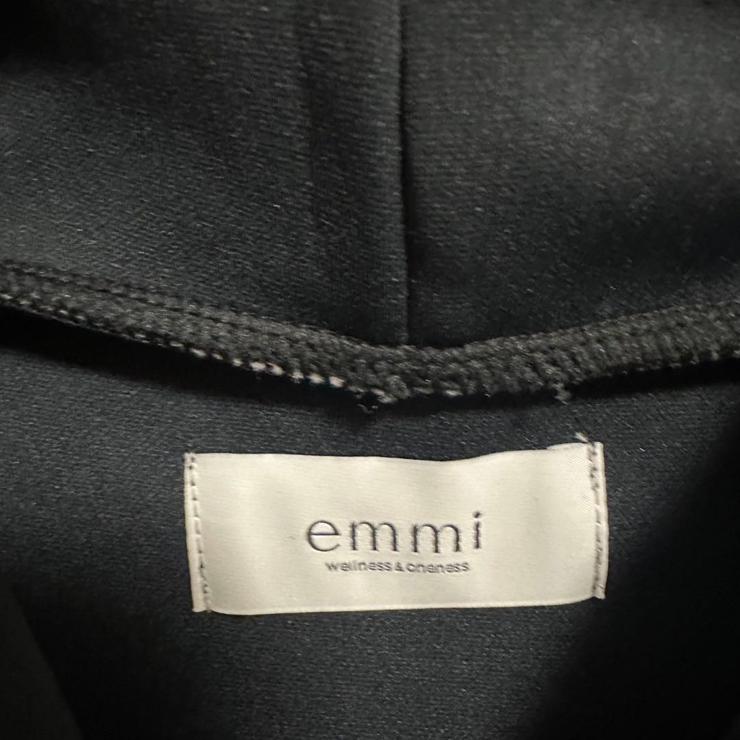 【エミ emmi】フーディーカットワンピース　マーメイド　　ブラック　フェミニン