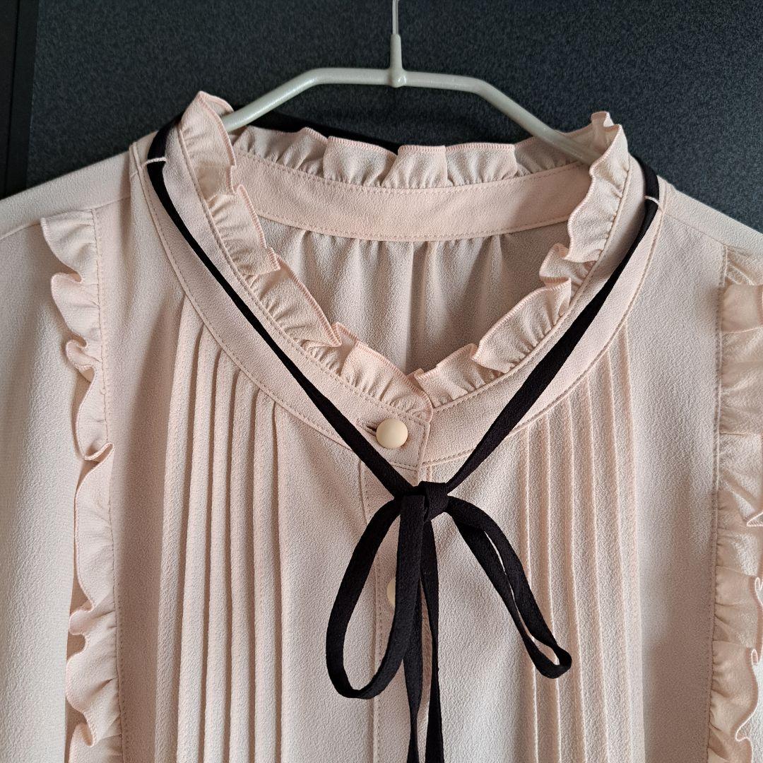 Rose Tiara リボンフリルカラーブラウス タック