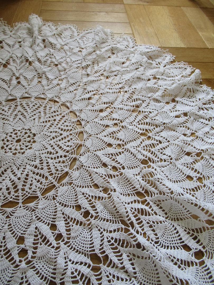 ハンドメイド*レース編みテーブルセンター直径約98cm