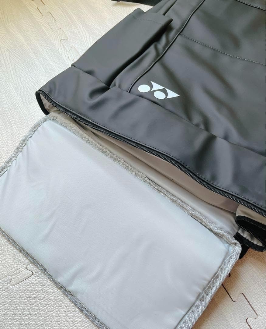 日本未発売　ブラック　YONEX バックパック　バドミントン　リュック　黒