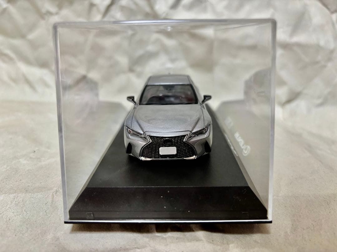 レクサス IS 300　1/43ミニカー　シルバー系　ケース付き　開封品