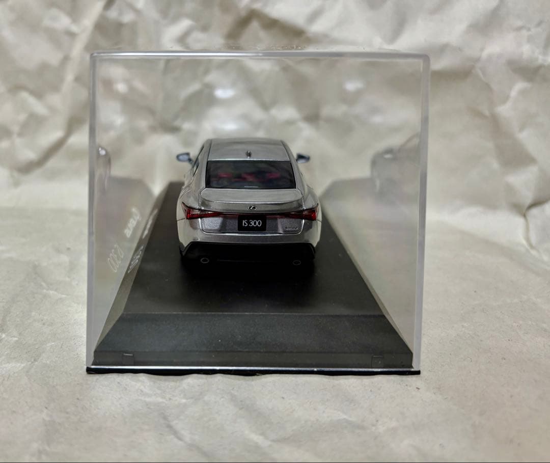 レクサス IS 300　1/43ミニカー　シルバー系　ケース付き　開封品