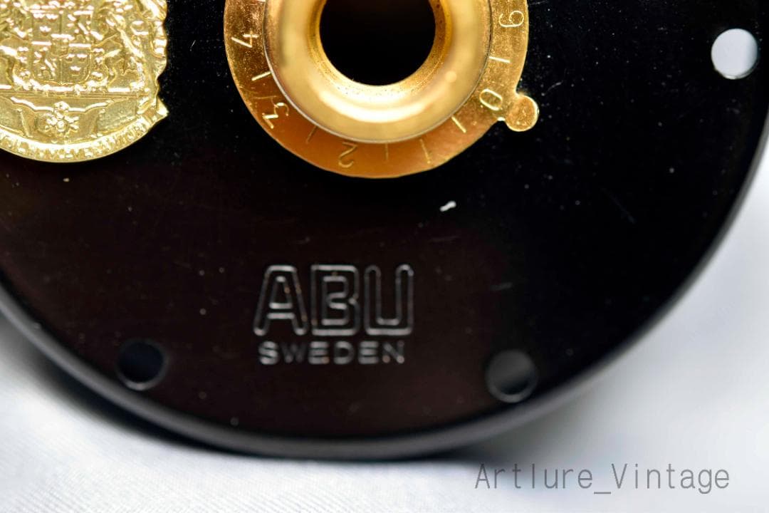 ABU アンバサダー5000CDL パーツ　サイドプレート Y1256-354