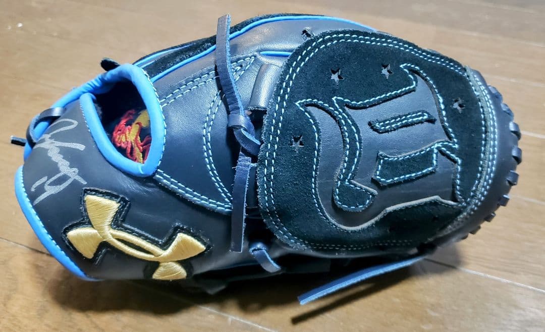 横浜DeNAベイスターズ山崎康晃モデル 軟式野球グローブ 【子ども用】