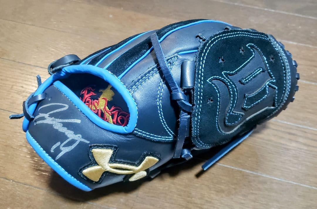 横浜DeNAベイスターズ山崎康晃モデル 軟式野球グローブ 【子ども用】