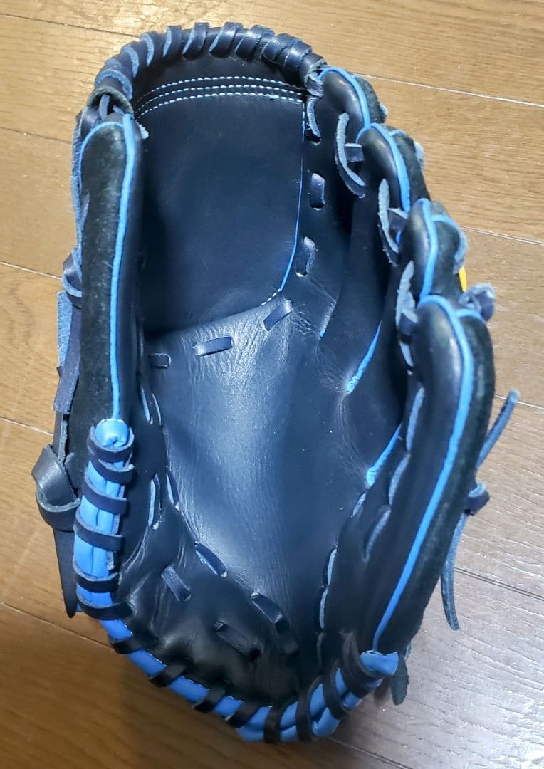横浜DeNAベイスターズ山崎康晃モデル 軟式野球グローブ 【子ども用】
