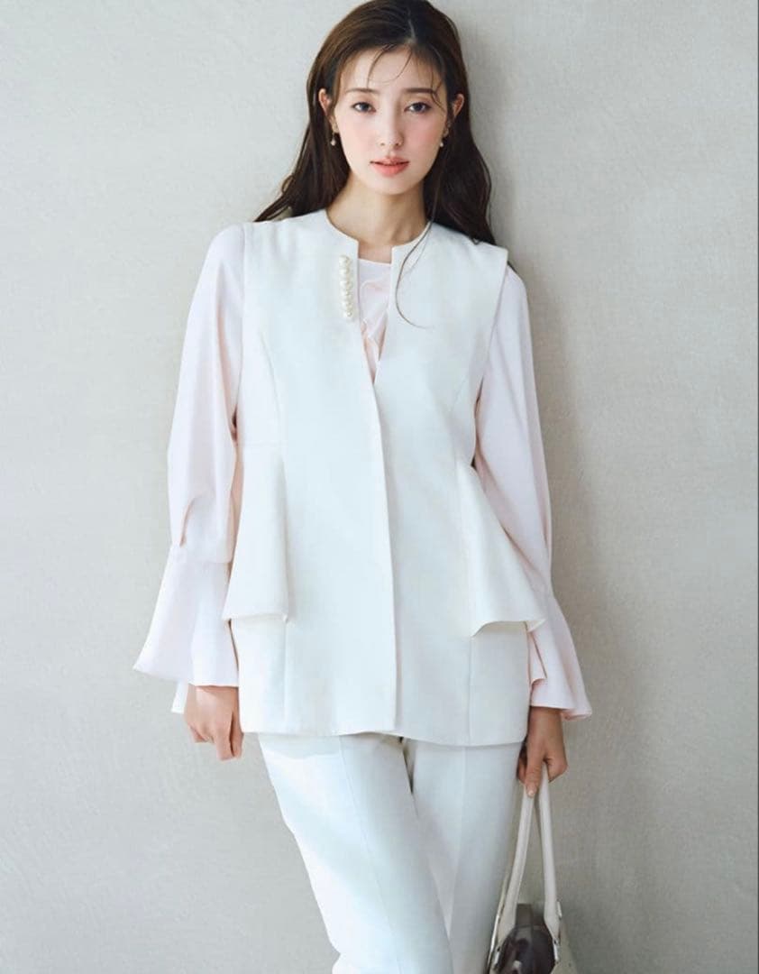 【完売品】CELFORD ペプラムパールジレ&アシメラッフルブラウス2点セット