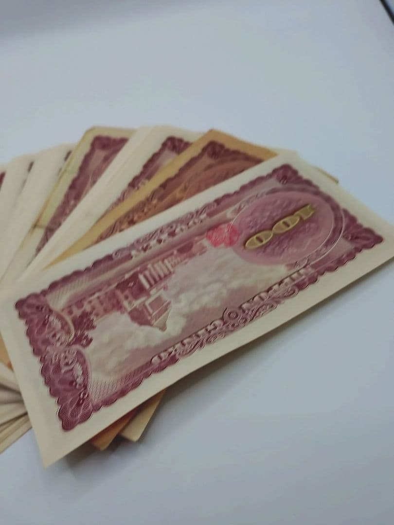 4-641 板垣退助　100円札　旧紙幣　古銭　60枚