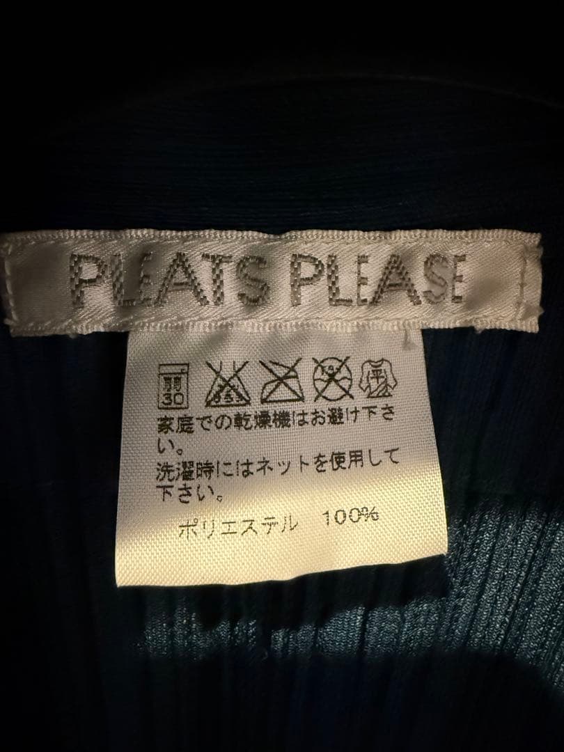 PLEATS PLEASE ダークブルー ケープコート