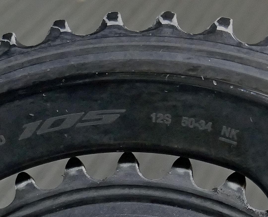 Shimano 105 クランクセット　12速 50-34T　165mm